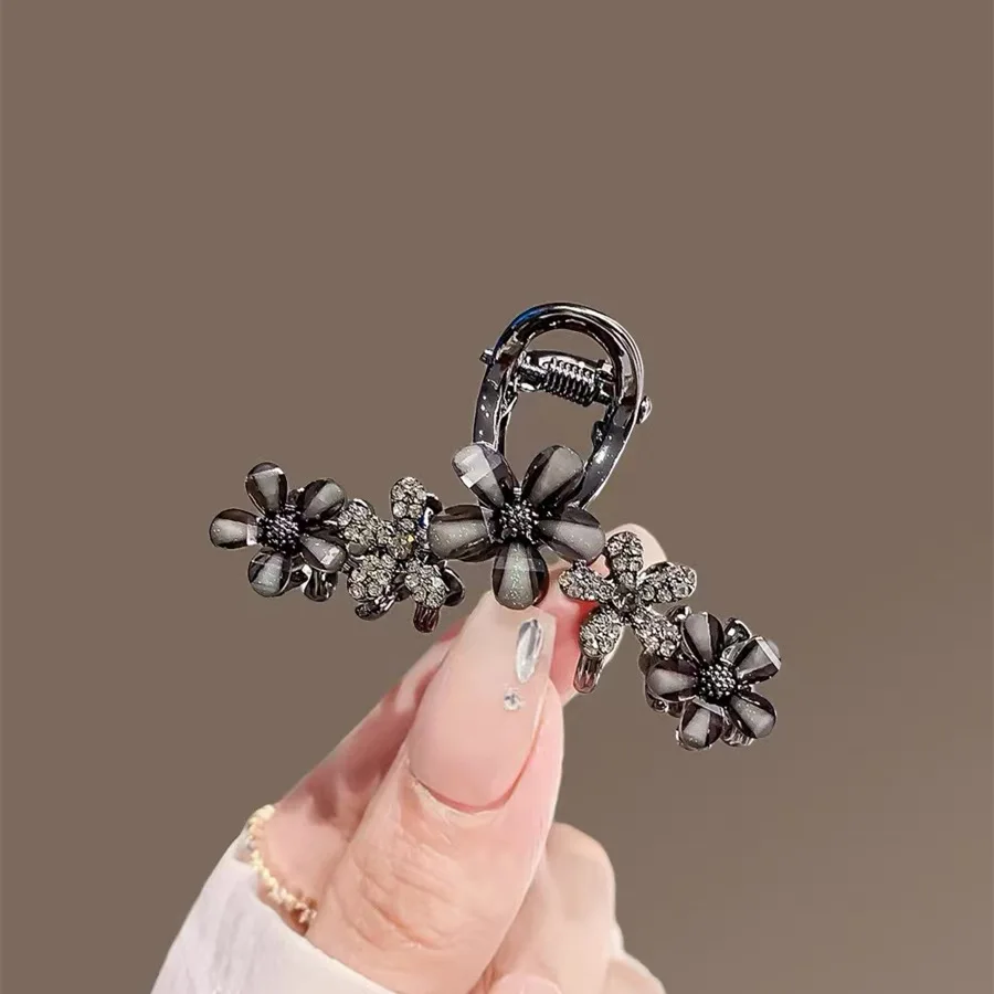 Hi Tech Accessories - Jepit Rambut Bunga Berlapis Rhinestone Hitam