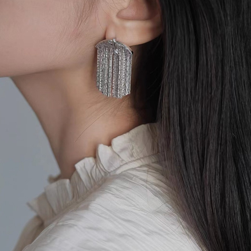 Tech Accessories Dropshipping - Anting Menjuntai Kancing Warna Perak untuk